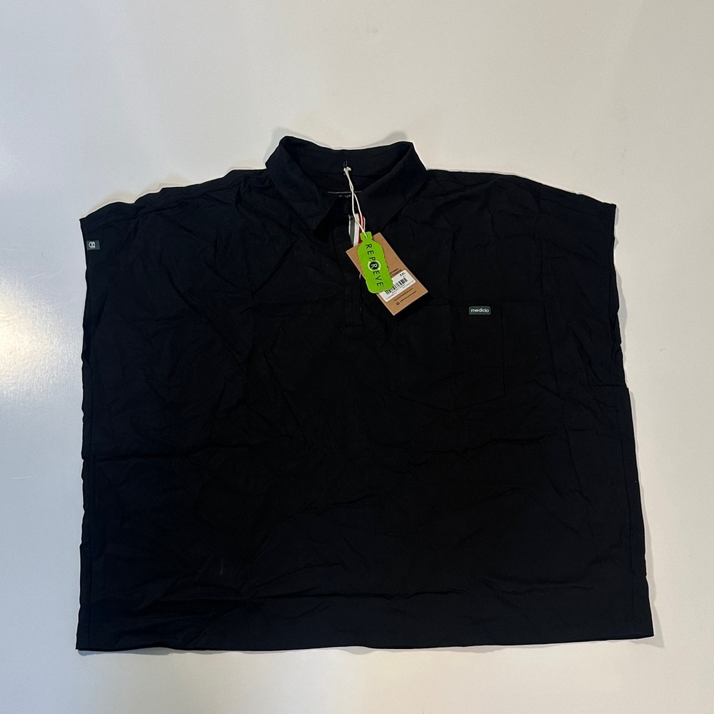 Mediclo women’s black Capri scrub top